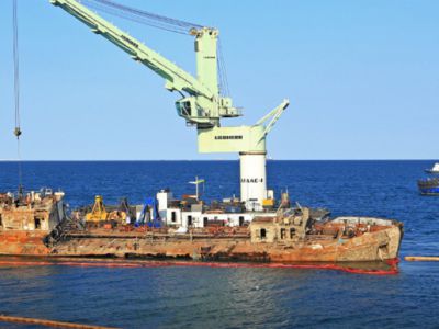 Устаткування LIEBHERR допомагає уникнути екологічної катастрофи в акваторії Одеської бухти